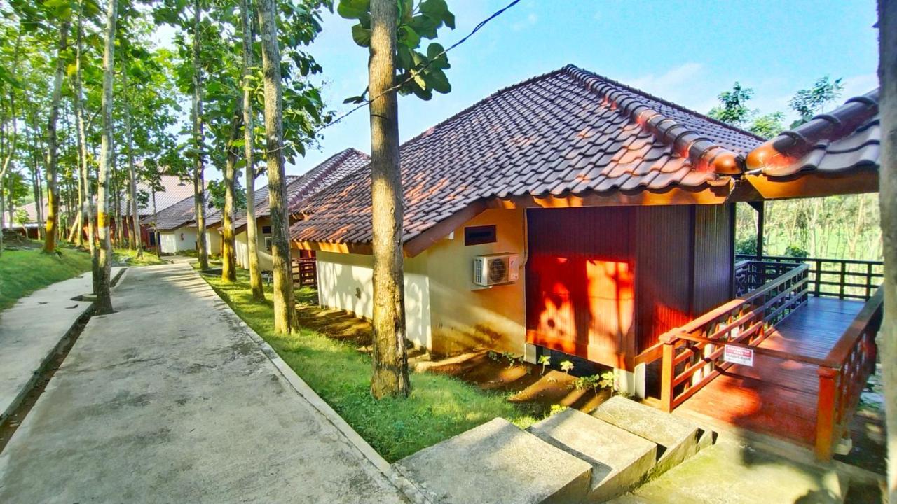 Kasuari Exotic Resort Magelang Kültér fotó